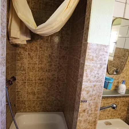 Sonnige Ferienwohnung Beim See Maloja